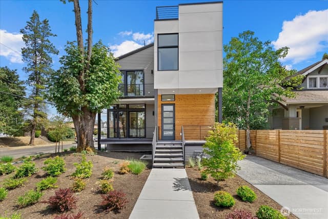 Property photo for 128 24th Avenue, Seattle photo 2