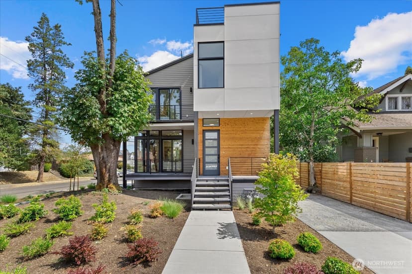 Property photo for 128 24th Avenue, Seattle photo 2