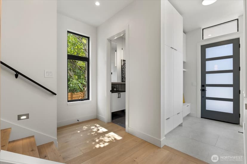 Property photo for 128 24th Avenue, Seattle photo 10