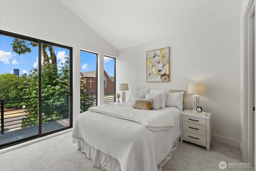 Property photo for 128 24th Avenue, Seattle photo 14