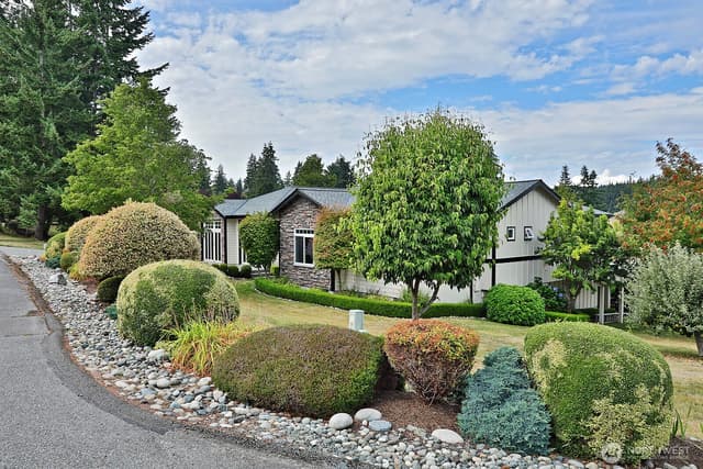 Property photo for 2445 Discovery Place, Langley