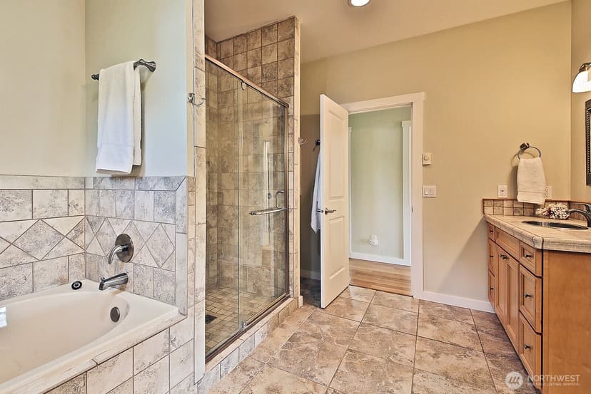 Property photo for 2445 Discovery Place, Langley photo 22