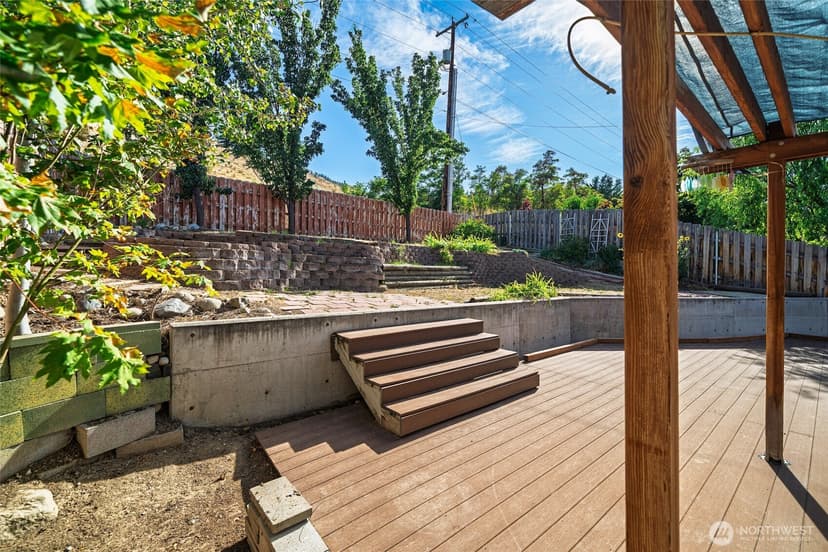 Property photo for 116 E Raymond Avenue, Chelan photo 28