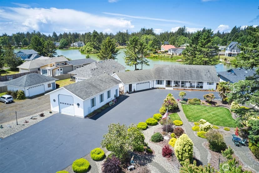 Property photo for 363 SE Eagle Nest Court, Ocean Shores photo 2