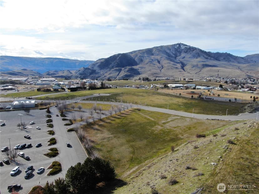 Property photo for 100 N Apple Blossom Drive, Chelan
