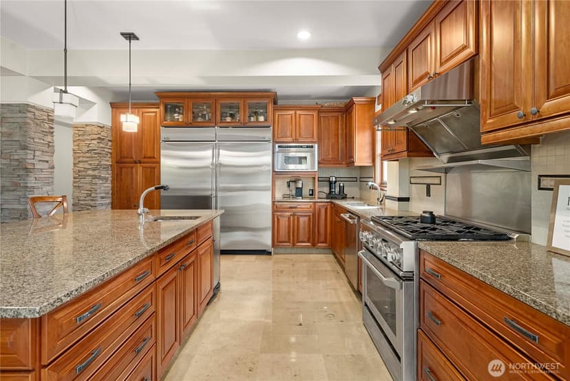 Property photo for 10213 Green Lane SW, Lakewood photo 11