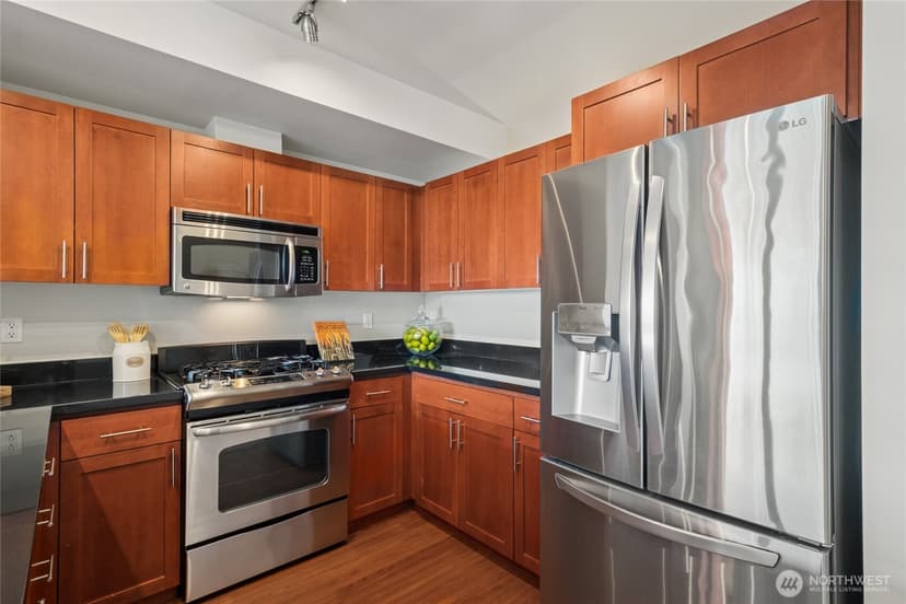 Property photo for 15100 6th Avenue SW #325, Burien photo 8
