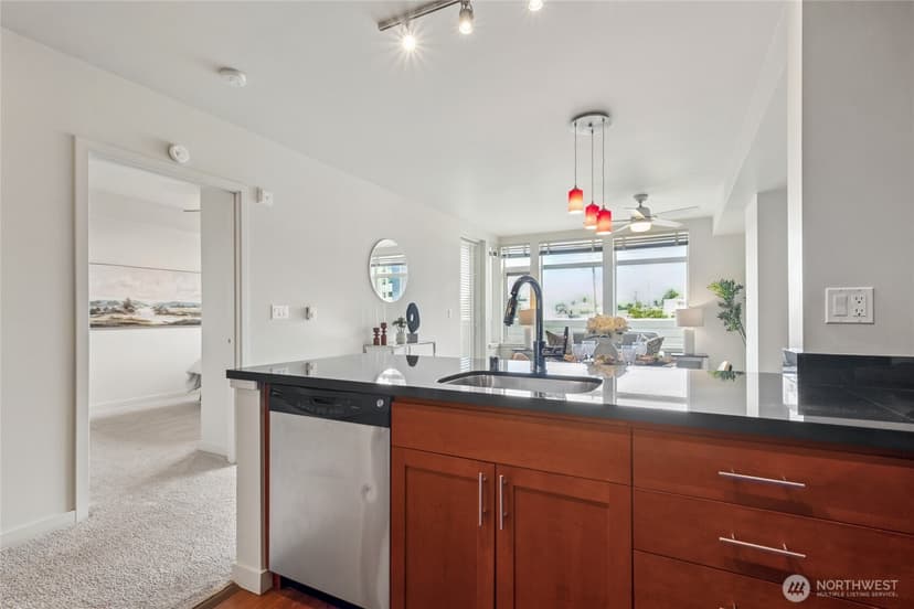 Property photo for 15100 6th Avenue SW #325, Burien photo 9