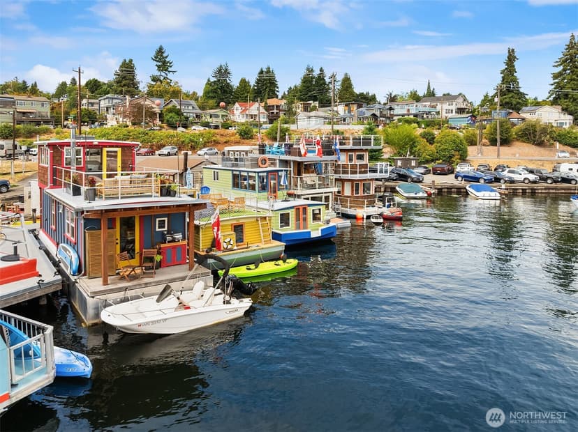 Property photo for 2401 N Northlake Way #F-5, Seattle photo 32