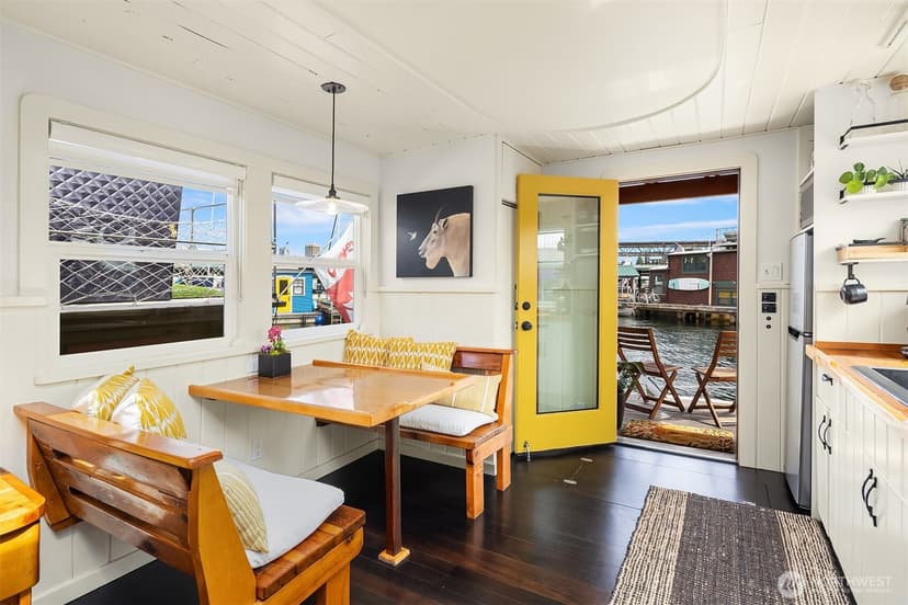 Property photo for 2401 N Northlake Way #F-5, Seattle photo 10