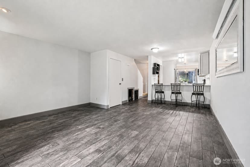 Property photo for 280 NW Newport Way #B14, Issaquah photo 5