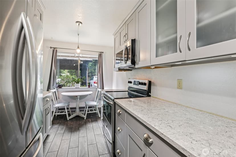 Property photo for 280 NW Newport Way #B14, Issaquah photo 12