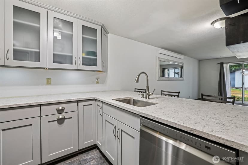 Property photo for 280 NW Newport Way #B14, Issaquah photo 9