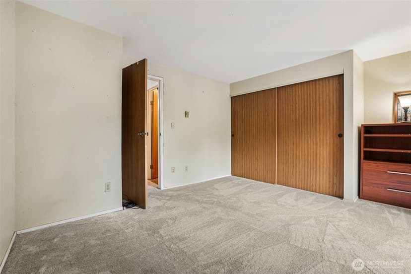 Property photo for 280 NW Newport Way #B14, Issaquah photo 17