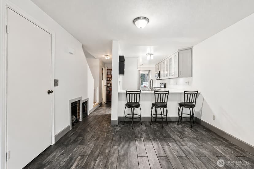 Property photo for 280 NW Newport Way #B14, Issaquah photo 7
