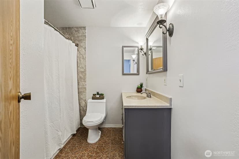 Property photo for 280 NW Newport Way #B14, Issaquah photo 23