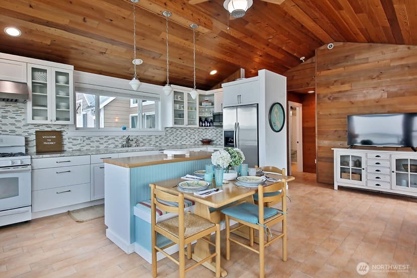 Property photo for 4653 Saratoga Road, Langley photo 14