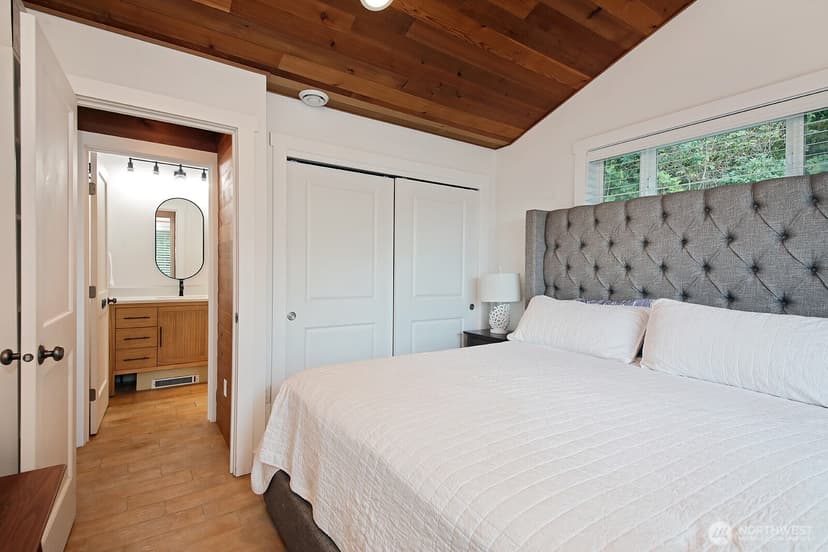 Property photo for 4653 Saratoga Road, Langley photo 20