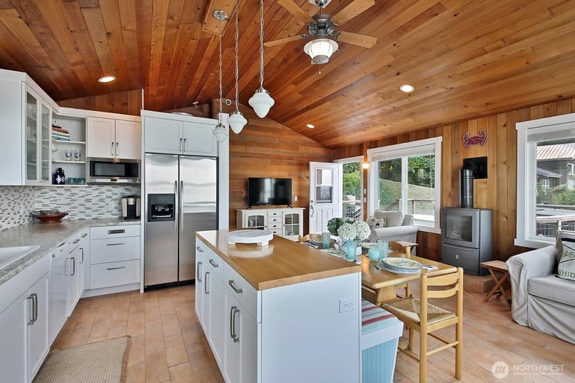 Property photo for 4653 Saratoga Road, Langley photo 13
