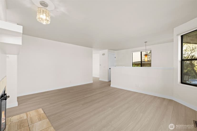 Property photo for 917 N 100th Street, Seattle photo 11