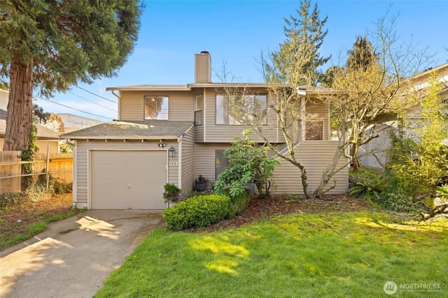 Property photo for 917 N 100th Street, Seattle photo 2