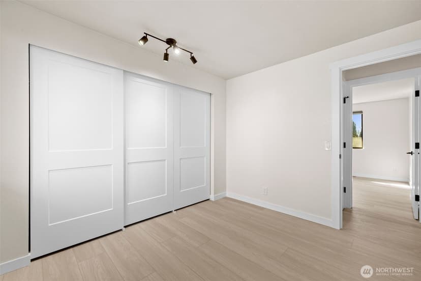 Property photo for 917 N 100th Street, Seattle photo 25
