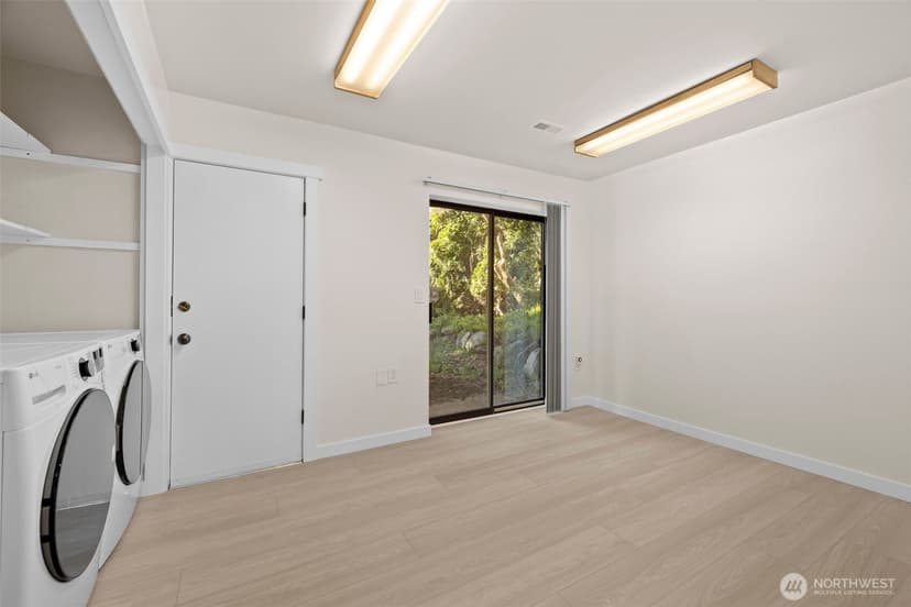 Property photo for 917 N 100th Street, Seattle photo 18