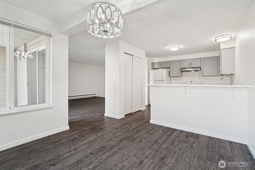 Property photo for 12818 SE 41st Lane #B103, Bellevue photo 10