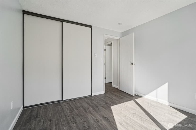 Property photo for 12818 SE 41st Lane #B103, Bellevue photo 19