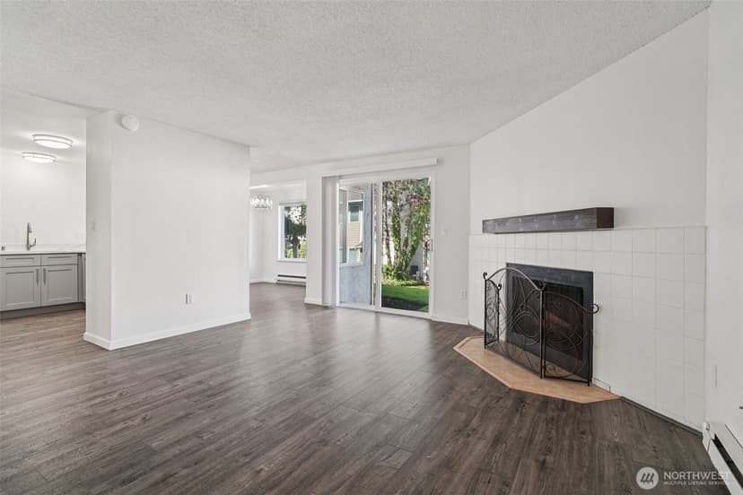 Property photo for 12818 SE 41st Lane #B103, Bellevue photo 6