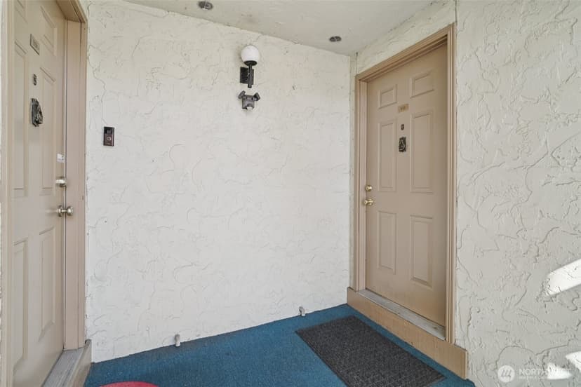 Property photo for 12818 SE 41st Lane #B103, Bellevue photo 2