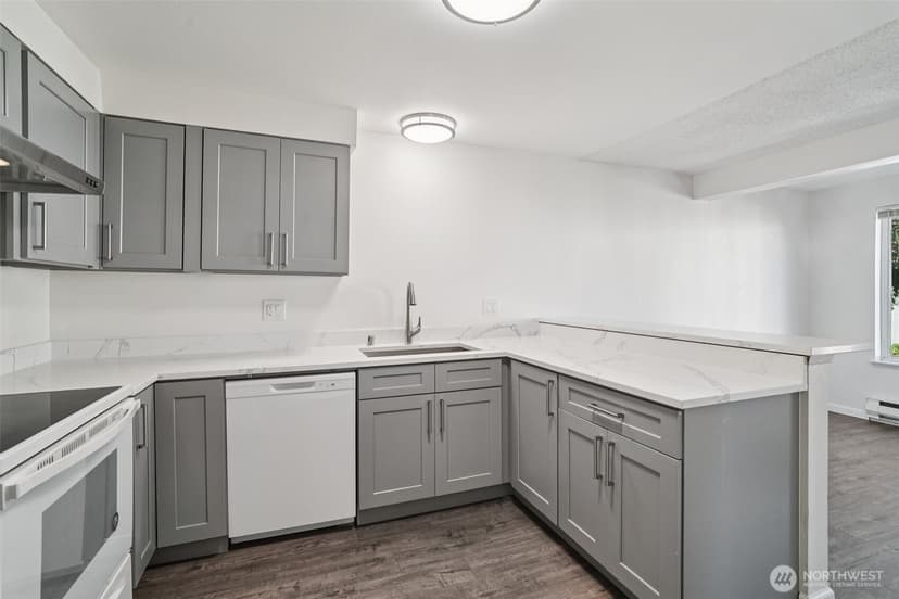 Property photo for 12818 SE 41st Lane #B103, Bellevue photo 8
