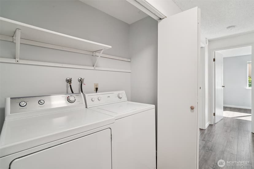 Property photo for 12818 SE 41st Lane #B103, Bellevue photo 22