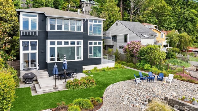 Property photo for 7161 Beach Drive SW, Seattle photo 3