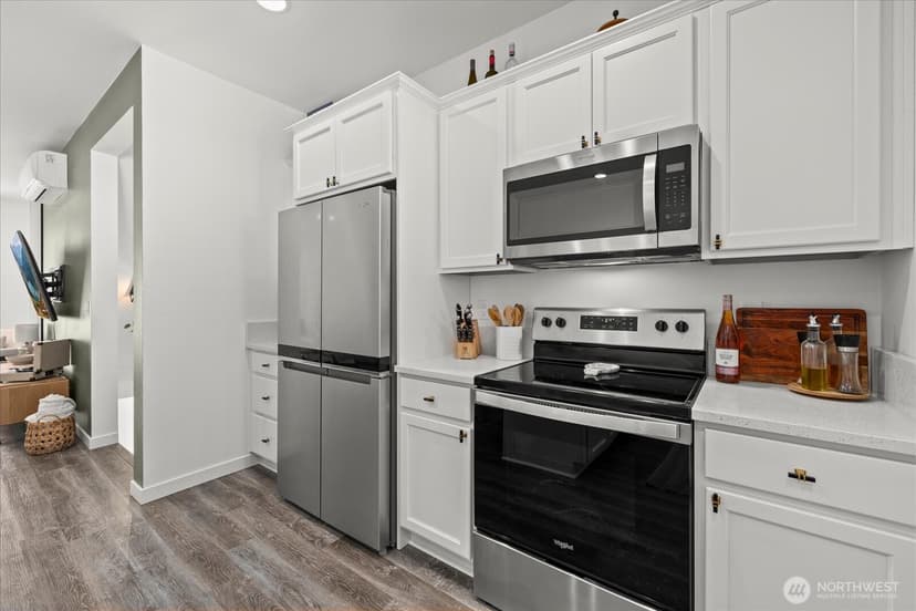 Property photo for 18133 1st Place SW, Normandy Park photo 9