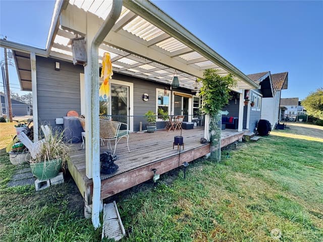 Property photo for 333 Canal Drive NE, Ocean Shores photo 4