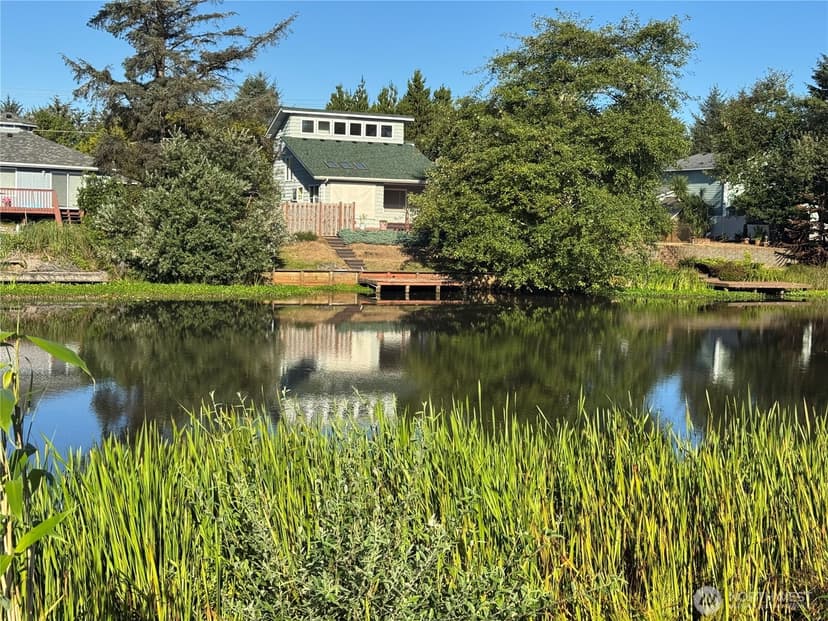 Property photo for 333 Canal Drive NE, Ocean Shores photo 28