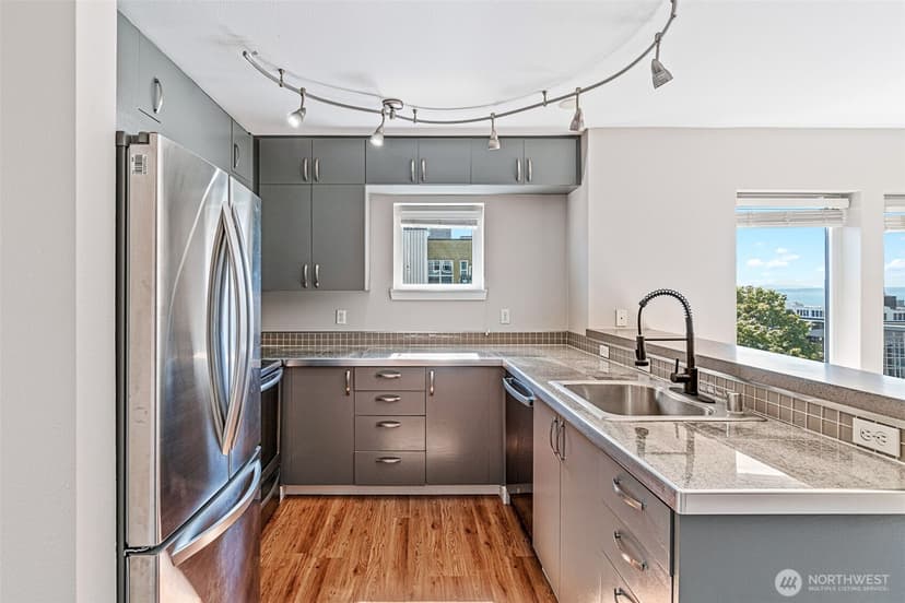 Property photo for 2440 Western Avenue #503, Seattle photo 13