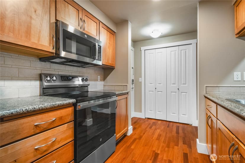 Property photo for 25 N Broadway #206, Tacoma photo 6