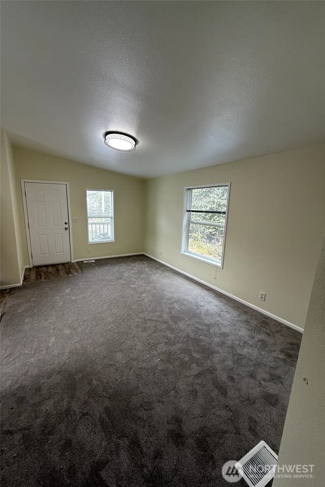 Property photo for 10711 W 9th Avenue Ct S, Tacoma photo 5
