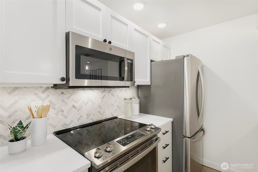Property photo for 6700 NE 182nd Street #A306, Kenmore photo 7
