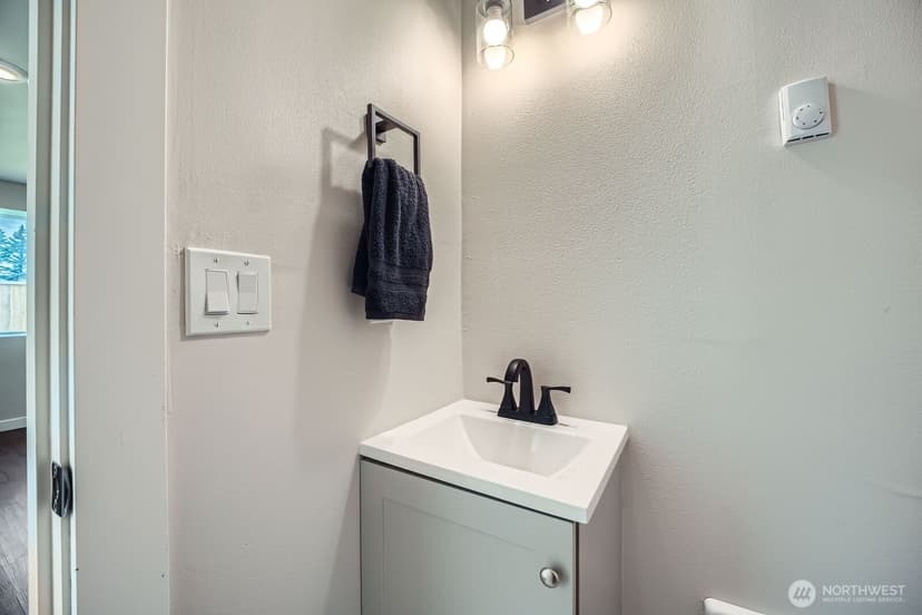 Property photo for 9206 33rd Avenue Ct S, Lakewood photo 13