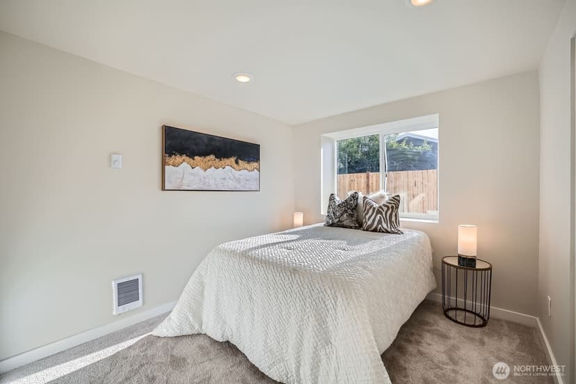 Property photo for 9206 33rd Avenue Ct S, Lakewood photo 11