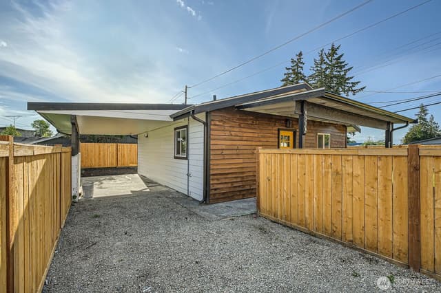 Property photo for 9206 33rd Avenue Ct S, Lakewood photo 3
