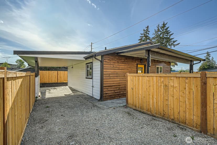 Property photo for 9206 33rd Avenue Ct S, Lakewood photo 3