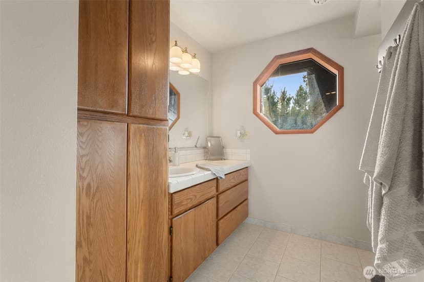 Property photo for 314 Harbor View Loop SE, Ocean Shores photo 32