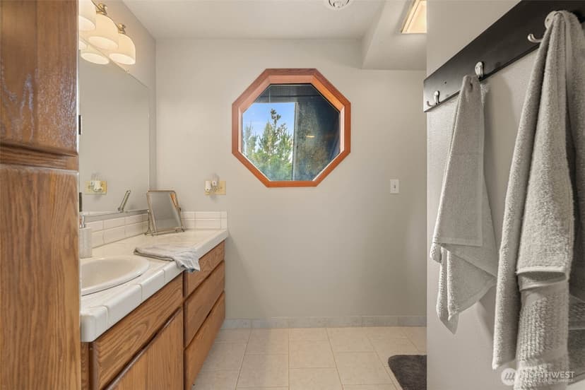Property photo for 314 Harbor View Loop SE, Ocean Shores photo 30