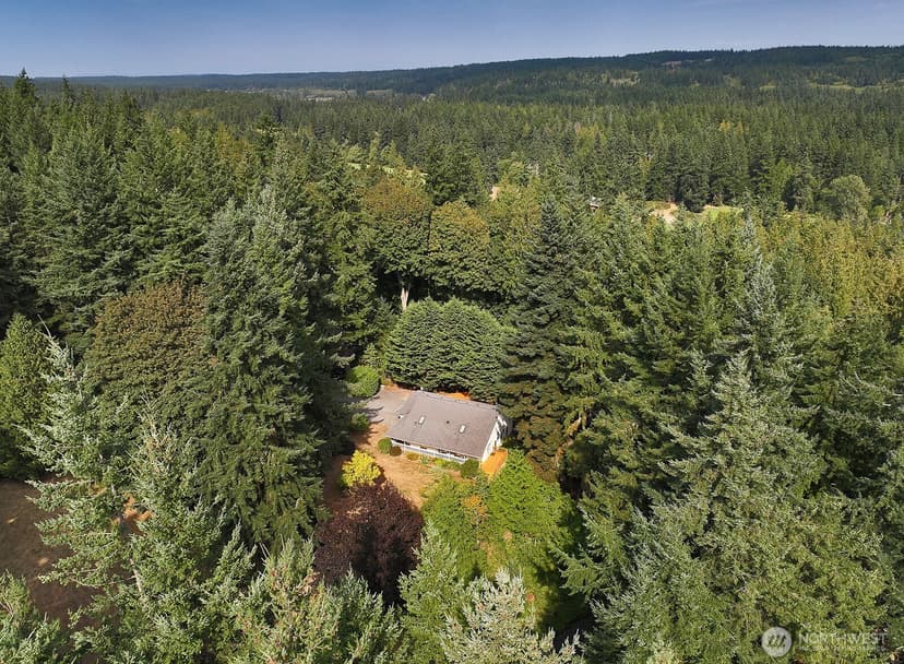 Property photo for 3198 Eaglecrest Lane, Clinton photo 2
