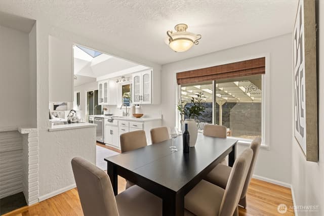 Property photo for 912 165th Avenue SE, Bellevue photo 5