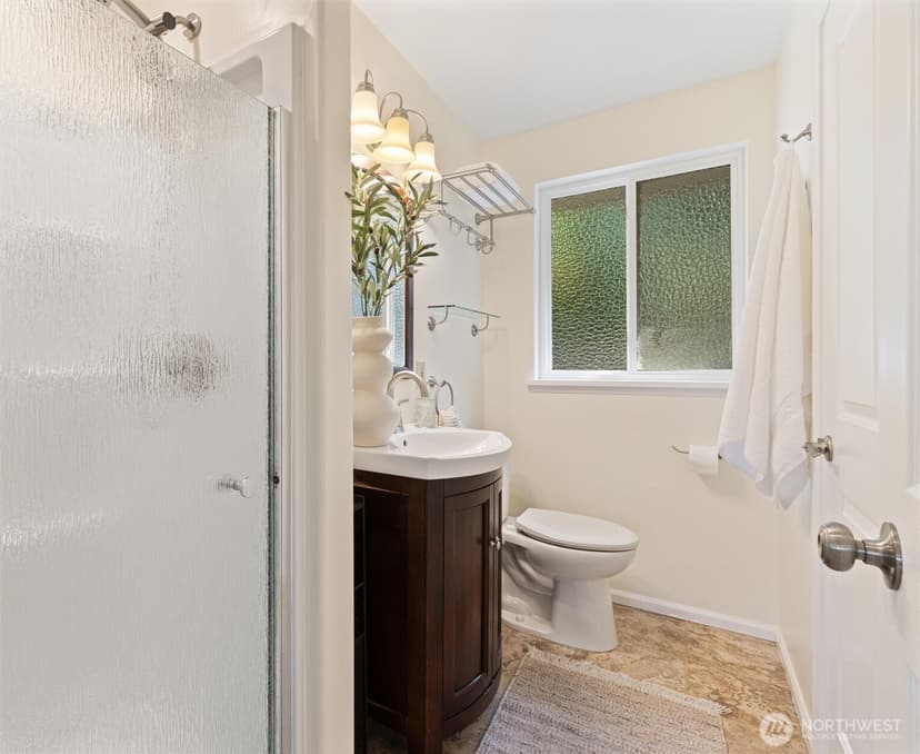 Property photo for 912 165th Avenue SE, Bellevue photo 14